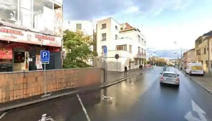 Istanbul Doner Kebab Pizza Street View A 360deg - 1, Pražská 220