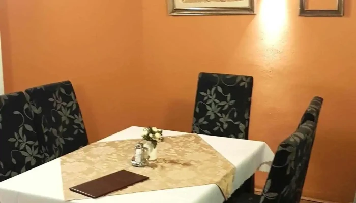 Italska Restaurace Zlin Vzhled A Atmosfera - Tyršovo Nábř. 487