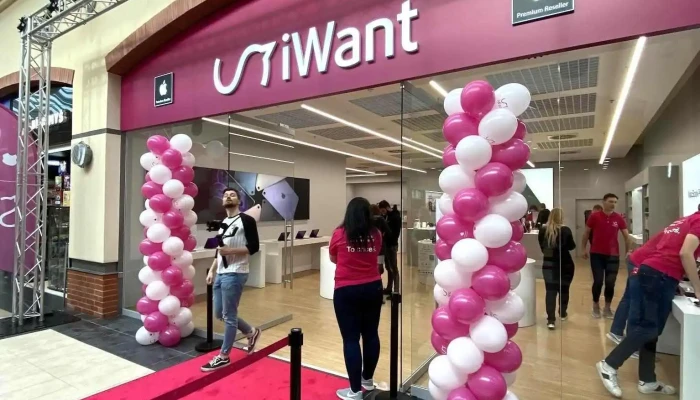 Iwant   Apple Premium Reseller Exterier - Plzeň 8-černice