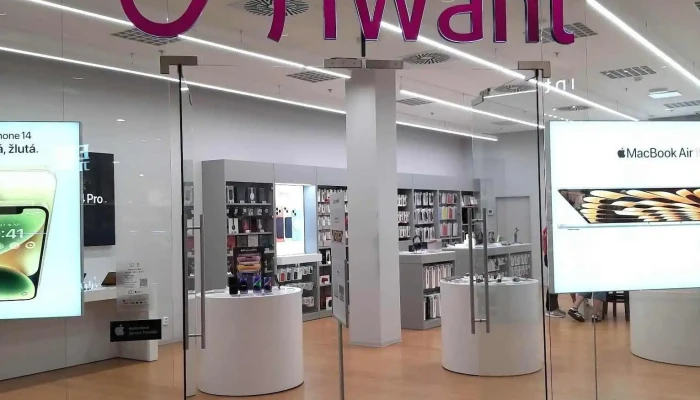 Iwant   Apple Premium Reseller Plzen Oc Plaza Exterier - Plzeň 3
