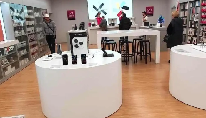Iwant   Apple Premium Reseller Uvnitr - Plzeň 8-černice