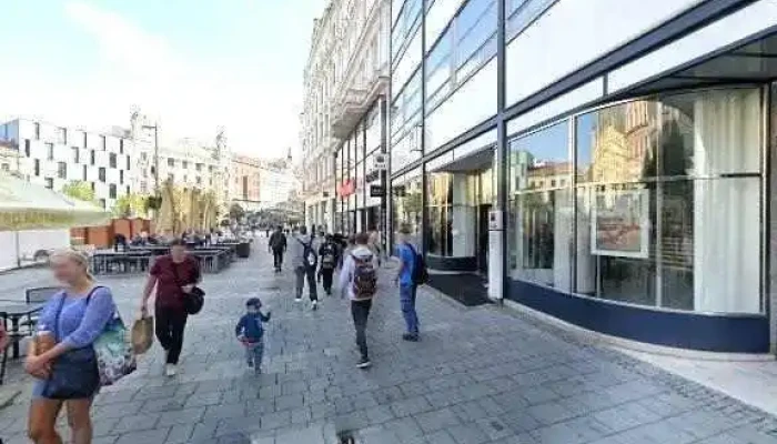Iwant Apple Premium Reseller Brno Street View A 360 - Brno-střed
