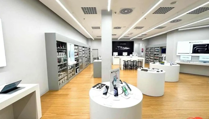 iWant - Apple Premium Reseller Plzeň, Oc Plaza - Plzeň 3