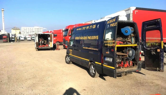 Jan Langr -    Mobilni Nakladni Pneuservis Od Vlastnika - Sýkorova 223