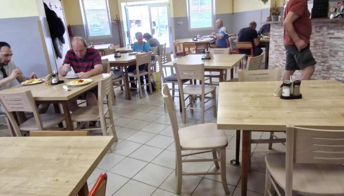 Jidelna U Janouchu Restaurace - Nádražní 84