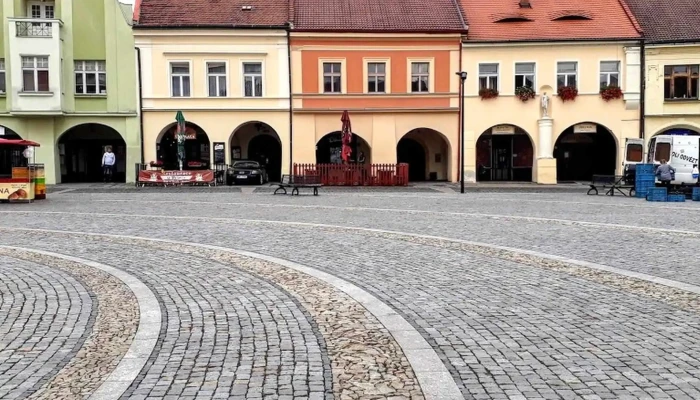 Jidelna U Ruzhu Telefon - Nám. Míru 7