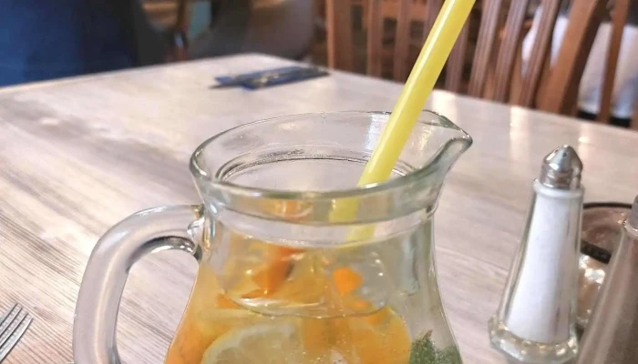 Jihoceska Hostenice Limonada - Staroměstské Nám. 108