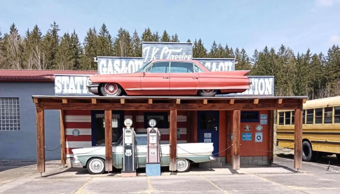 Jk Classics Muzeum Americkych Historickych Automobilu Luzna Oblast - Stará Správa 72