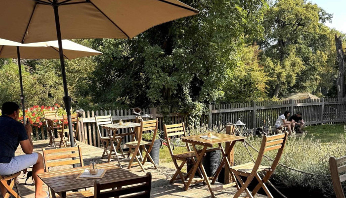Kafe Z Ruky -  Recenze - Františka Šafaříka 312