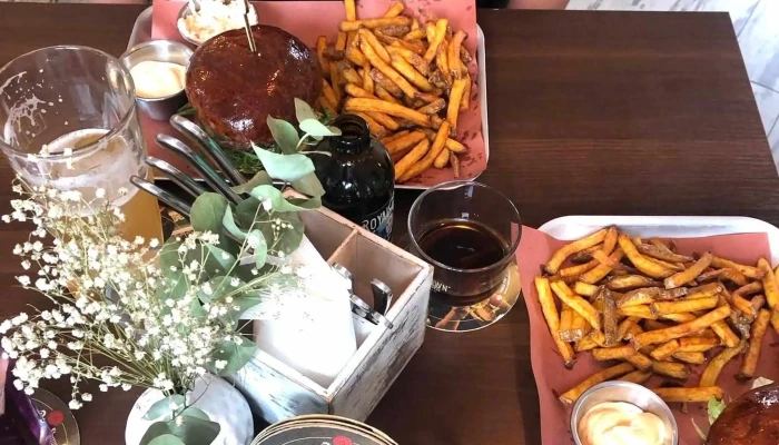 Kancl Bistro Burger Hodnoceni - Husovo Nám. 45