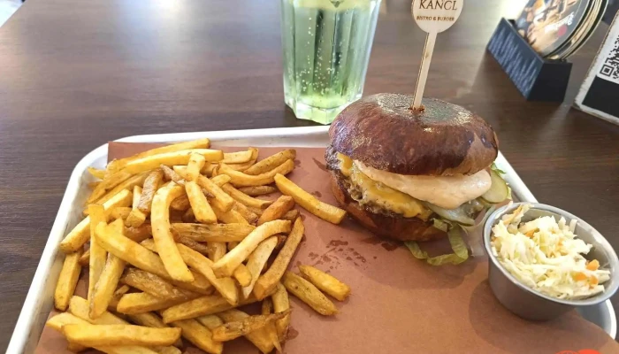Kancl Bistro Burger Kureci Sendvic - Husovo Nám. 45