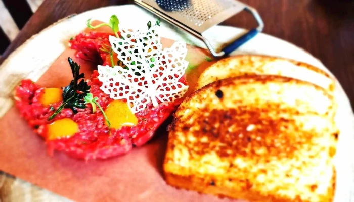 Kancl Bistro Burger Od Vlastnika - Husovo Nám. 45