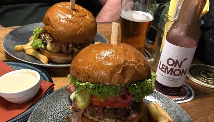 Karls Grill Bar -  Hledam - Podmokly