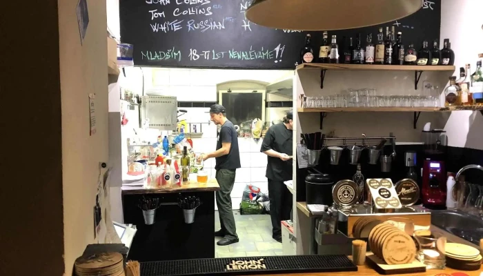 Karls Grill Bar -  Vzhled A Atmosfera - Podmokly