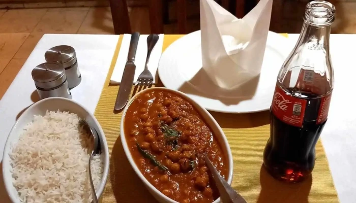 Kashmir Hills Restaurant -  Kureci Tikka Masala - Karlín
