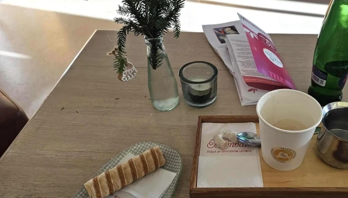 Kavarna A Cukrarna Nam Nam Cafe Amalska 2463 - Amálská 2463