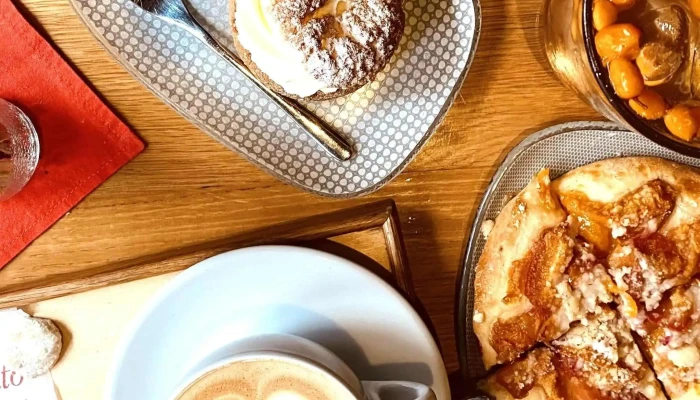 Kavarna A Cukrarna Nam Nam Cafe Kavarna - Amálská 2463