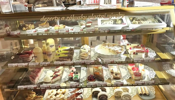 Kavarna A Cukrarna Nam Nam Cafe Recenze - Amálská 2463