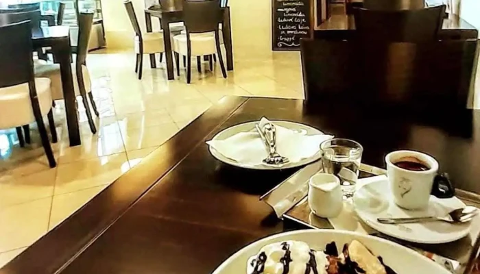 Kavarna Cafe Tuzex Jidlo A Piti - Masarykovo Nám. 1102/37