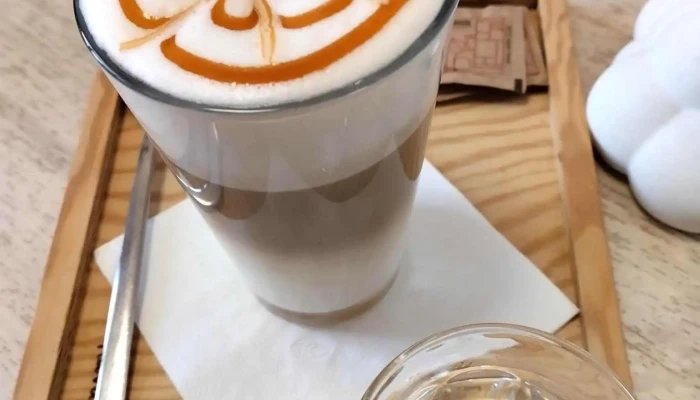 Kavarna Na Ceste Caffe Latte - Žižkovo Nám. 428