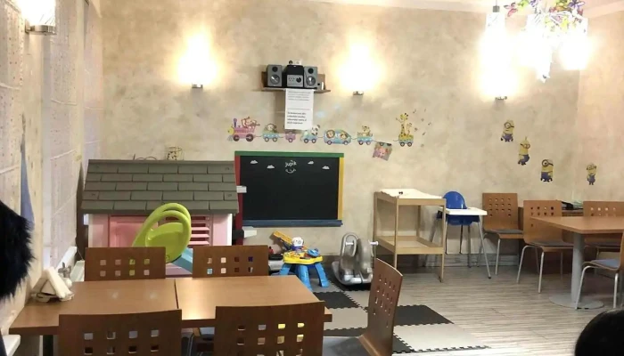 Kavarna Slunce Vzhled A Atmosfera - Sladovnická 178