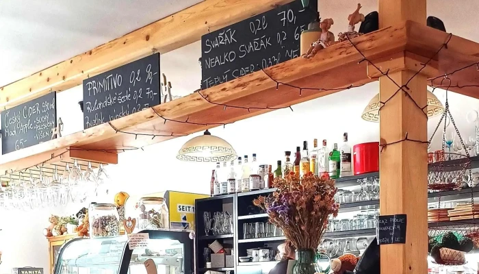 Kavarna U Madony Hledam - Suvorovova 58