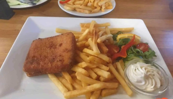 Kavarna U Privozu   Grilovana Kolena Cordon Bleu - Spytihněv