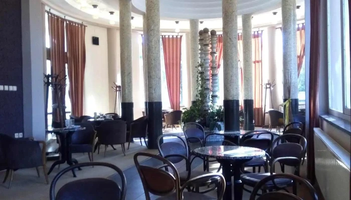 Kavarna Viola Vzhled A Atmosfera - Poděbrady Iii