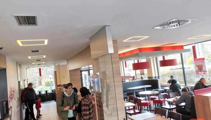 Kfc Praha Evropska Dt Vzhled A Atmosfera - Praha 6