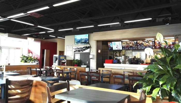 Kfc Praha Pruhonice Vzhled A Atmosfera - Praha-říčany U Prahy