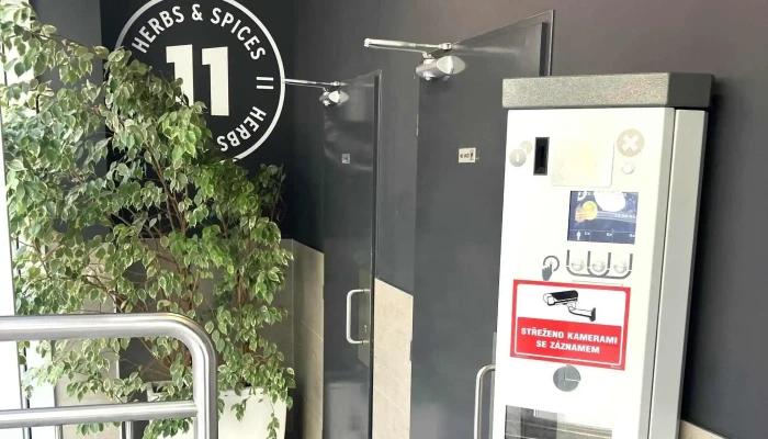 Kfc Zlin Zlate Jablko Jak Se Dostat - Nám. Míru 174