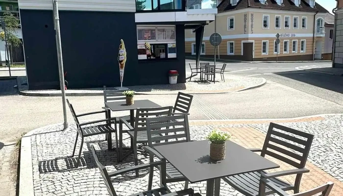 Kiosek Vzhled A Atmosfera - Sladkovského 856