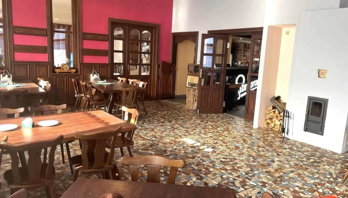 Klobys Restaurant Vzhled A Atmosfera - Neratovická 191/1