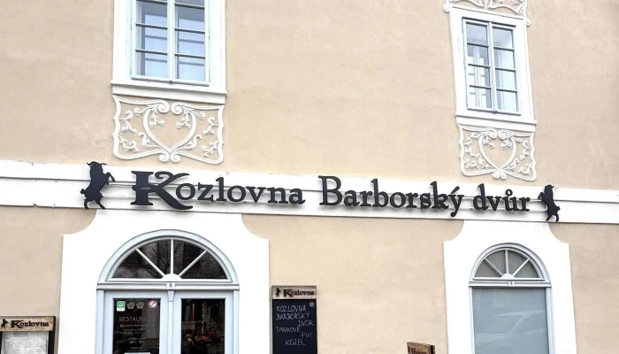 Kozlovna Barborsky Dvur Restaurace - Vnitřní Město