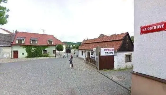Kozlovna Beroun -  Street View A 360deg - Závodí