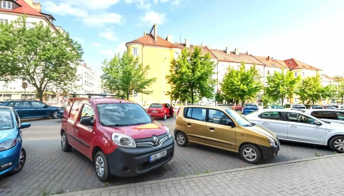 Krusovicka Salanda Street View A 360deg - Tř. Václava Klementa 1227