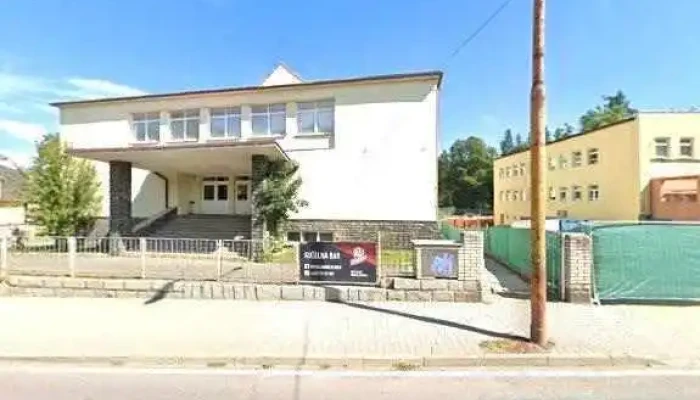 Kuzelna Bar Jemnice Street View A 360deg - Tyršova 624