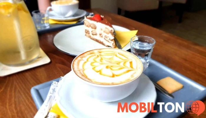 La Divinita Coffee Bistro Cappuccino - Třída Tomáše Garrigue Masaryka 840