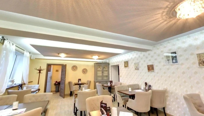 La Divinita Coffee Bistro Street View A 360deg - Třída Tomáše Garrigue Masaryka 840
