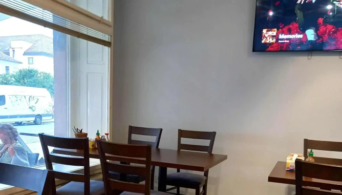 Lankas Asian Cuisine Restaurace - Husovo Nám. 17