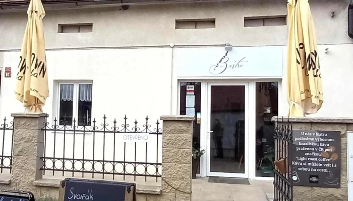 Levandulove Bistro Vraz   Misto Kde Mlsani Ma Smysl Bistro - Květnová 80