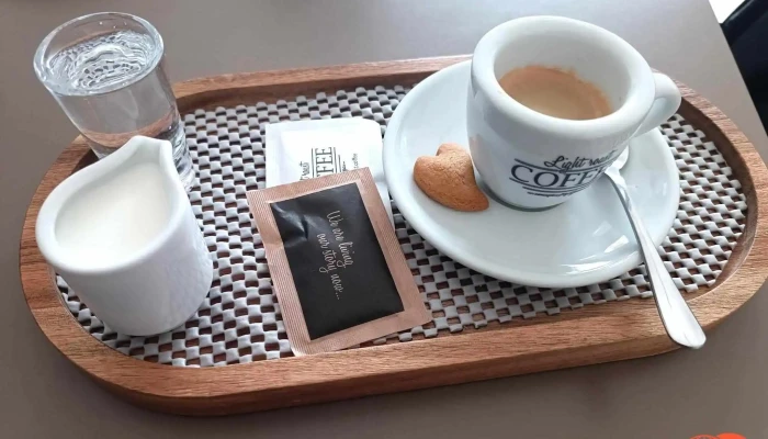 Levandulove Bistro Vraz   Misto Kde Mlsani Ma Smysl Nejnovejsi - Květnová 80