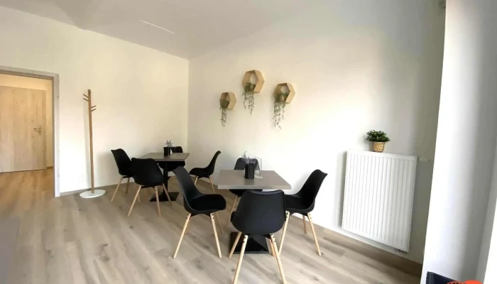 Levandulove Bistro Vraz   Misto Kde Mlsani Ma Smysl Od Vlastnika - Květnová 80