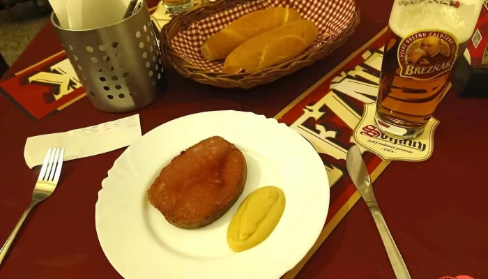 Lokobar Nadrazni Restaurace Jidlo A Piti - Czech Republic