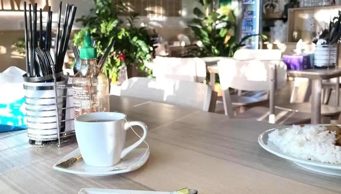 Long Restaurant -  Jidlo A Piti - Černokostelecká 2555/22a