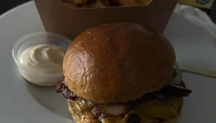 Long Street -  Hamburger - Palackého Tř. 1138/68
