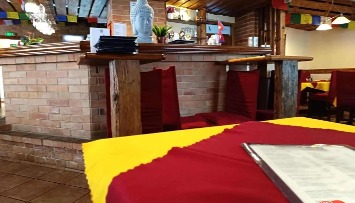 Makalu Nepalska A Indicka Restaurace Vzhled A Atmosfera - Šromova 137 686 01