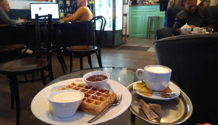 Maly Mnich Cafe Kava - Náměstí F. X. Svobody 54
