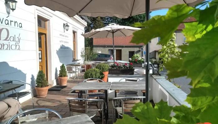 Maly Mnich Cafe Vse - Náměstí F. X. Svobody 54