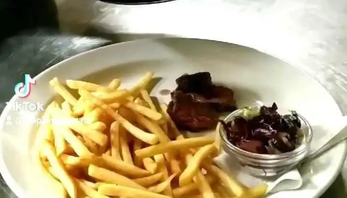 Maple Restaurant -  Videa - Jiráskova 533